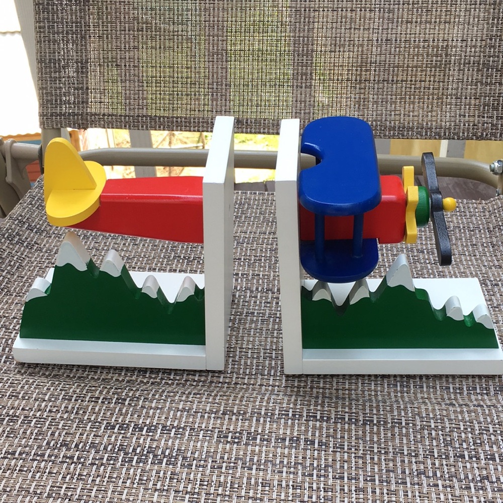 Adorable Airplane Bookends